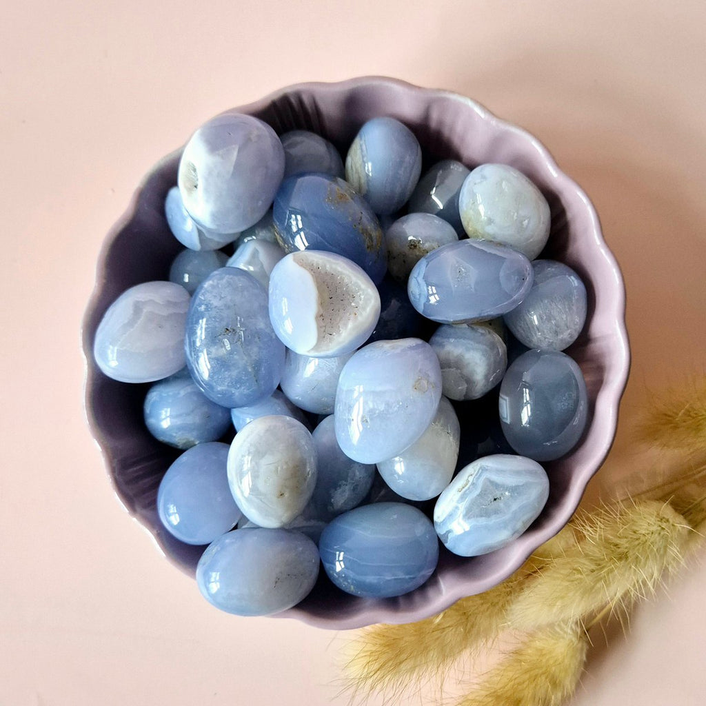 Blaue Spitzen-Achat-Drusen-Handsteine (3-5 cm) - SchatzStein